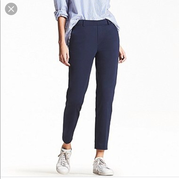 Uniqlo Navy Slack Ankle Crop 